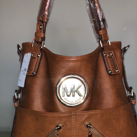 Stylish hand bag and wallet set. A great gift with many pockets and slots. - Picture 4 of 8